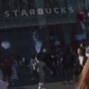 리센느 미나미 어깨빵 노리고 들어오는 행인.gif 이미지
