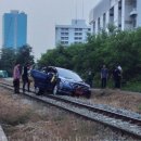 [황당 사진] 철로를 질주한 태국의 만취 운전자 - 거액의 벌금 폭탄 이미지
