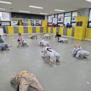 멘토 태권도 하는 아이들 이미지