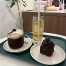 더옥 | 서대문역 카페 바이트앤십｜디저트 맛집에 애견동반까지 가능한 곳