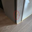색감과 질감까지 맞추어 자연스럽고 정확히 보수한 문 틀 실전 사용 사례