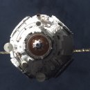 국제 우주 정거장과 러시아어 노드 모듈 도크 이미지