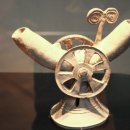 도기 바퀴장식 뿔잔 이미지