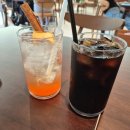 퍼스트 베이커리 | [행궁동 대형카페] 주차 편리하고 쾌적한 퍼스트커피랩 행궁점 베이커리 솔직후기
