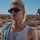 걍 프라다 아이웨어 캠페인같은데 이미지