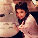 인형과 함께 이미지