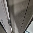 스위첸웰츠타워1차 - 1051 | 울산 세탁실문 터닝도어 수리 후기 처져서 닫히지 않아요 동구 전하동 KCC 스위첸 웰츠타워