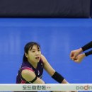 리시브 하는 김연경 이미지