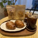 안산 한대앞 카페 소금빵 맛집 ‘라디오’ 바질 치즈 소금빵후기