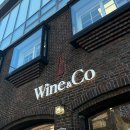 디에이펙스 | 경리단길 Wine & Co 후광잔넬 디자인간판 간판업체 '언타이틀사인'