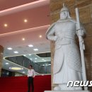 친일·倭色논란, 국회 이순신 동상 결국 철거(뉴스1) 이미지