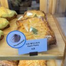 커피바이 - 송파구 백제고분로17길 56 | 로데오 맛집] 초당옥수수 크로아상에 반한 압구정로데오카페, 베이커리 앤 커피 바이 카페 쿤달 후기 🌽