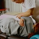 바른자세로 통증힐링 요법 이미지