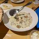 옐로우피자 영등포점 | [여의도] 바지락 피자가 정말 맛있고 감성 가득한...올리페페 여의도점 내돈내산 평일 저녁 방문 후기