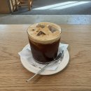 양천공영차고지 건물 앞 | 신월동 카페 맛집 [포러리] - 책 읽기 좋은 양천구 애견동반 카페 (주차 가능)