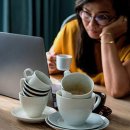 직장인들에게 독이 되는 잘못된 커피 습관 이미지