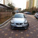 BMW/e60 530i/05년 05월/쥐색/97,770km/완전무사고/1980만/3대옵션/와이드모니터,통풍시트포함/실내극상관리 이미지