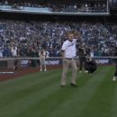 오늘 ALCS 시애틀 홈경기 시구를 한 랜디 존슨.gif 이미지