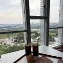 해피라움블루 | [세종] 세종 대형 카페 아기랑 <에어포트 327> - 금강 통창 뷰 좋고 넓은 카페 추천