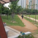 율하체육공원 잔디광장 이미지