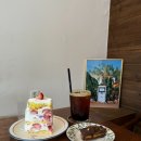 화봄 | 울산 딸기케이크 맛집 화봄 북구 카페 두바이휘낭시에
