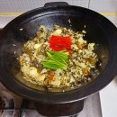 피가 맑아지는 느낌 .!물미역 마늘 넣은 가마솥 솥밥입니다 이미지