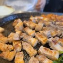 왕솥뚜껑흑돼지 | 가성비 구월동 삼겹살 추천 솥뚜껑삼겹살 예술회관점 흑돼지 왕겨 초벌 구이 후기