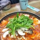 예송두부마을 | 춘천 제이드가든 근처 맛집, 가평 예송두부마을 두부버섯전골로 즐긴 건강한 점심