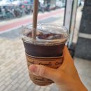 파리바게트 건물 옆 횡단보도 이미지