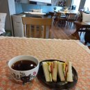 커피에 빠진 캣츠 이미지
