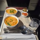 (주)이쩌우국제비지니스 | 기내식 메뉴 라면 쿠키 간식 추천 KE054 비지니스 좌석 이용 팁 어린이 기념품 헤드폰 비치타월 양말