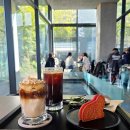 독특 | 서초역 카페 분위기 독특했던 카페 이로(EERO) 방문 후기