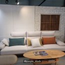 라움103 | 라움에스알 가구 할인 중, 협탁보러 갔다가 회전스툴 업어온 후기, 내돈내산 솔직후기