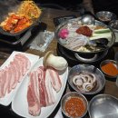 꿀삼겹 - 시흥시 서촌상가4길 16-8 | 상봉 맛집 꿀삼겹 본점 삼겹살 해물전골 데이트 후기 🐷