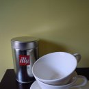 illy 커피,커피잔/ 클렌징제품/ 화장품/ 프랑스어책/ 건전지/ 가정용미용기기 팔아요~(수정) 이미지