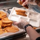 여름 동안 무료 급식을 제공하는 오스틴 지역 학교들 이미지
