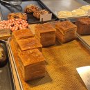 빵굽는곰 | [커피빵공장] 청주 베이커리카페 ㅣ청주역 근처 소세지 직접 만드는 곳 ㅣ 생지안쓰는 수제빵집