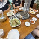 꺼먹돼지 이미지