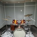 에반스 힐 | 드럼 녹음실 스튜디오에 야마하 드럼