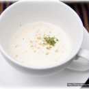 하늘과 소나무 이미지