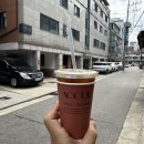 성수동 카페 성수 어커(Acre) 반전 매력의 성수 바이브와 고소한 아메리카노 후기