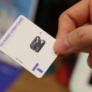 다음 주부터 SKT 유심 무상 교체 …귀찮은데 꼭 대리점 가야 할까? 이미지