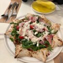 레드컨테이너 홍대역점 이미지