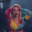 브리트니 스피어스 - 공연 (Britney Spears - I'm a Slave 4 U (Live From Las Vegas) 이미지