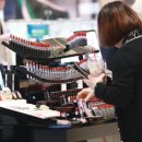 Korean cosmetics firms bounce back on robust sales in US, Japan 한국화장품 판매호조 이미지