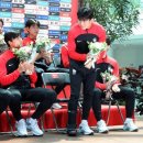 공항 나타난 박승호 “<b>친구들</b>아 미안…좋은 성적 가져와...