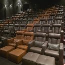 우울증을 극복하는 웃음 | ​🎬 [위례 CGV] 오랜만의 극장 나들이, 영화 <백룸>과 컴포트석 솔직 후기 (feat. 빛벌이와의 데이트)