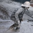 ​불길 속으로 뛰어드는 직업, 소방관들이 마주한 극한 현실 이미지