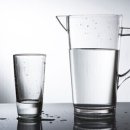더위에 물을 너무 많이 마시면 해로운 이유 이미지