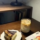 반월-14 | 부산 부경대 경성대 카페 카공하기 좋은 북카페 반월